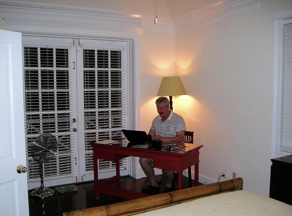 The Blue Inn Family Vacation Rental Freeport